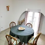 Proche Maison Carree Daire Nîmes
