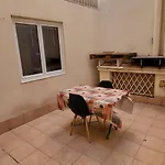 Proche Maison Carree * Nîmes