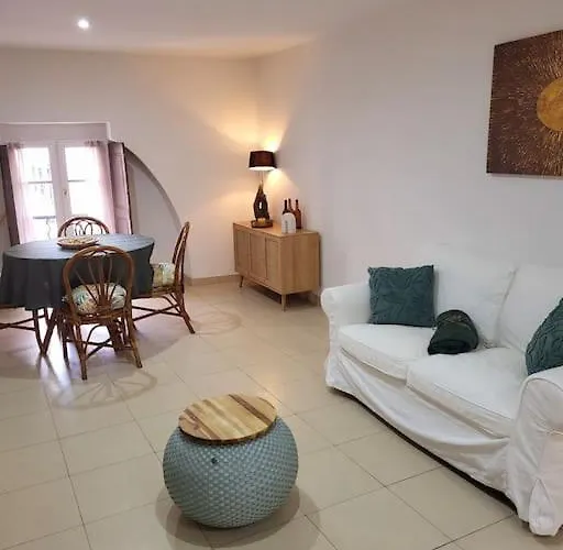 Proche Maison Carree Apartment